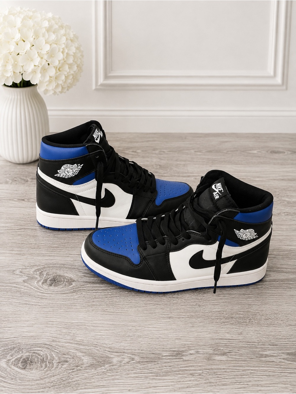 Men’s 8 Nike Air Jordan 1 Mid — Black, White & Blue OGs